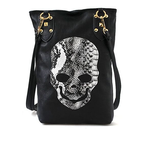 Bolsa Caveira em Couro Sintético